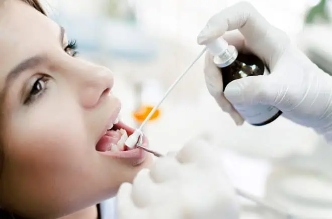 Schmerfreie Behandlung dank neuer Methoden bei topDentis Cologne