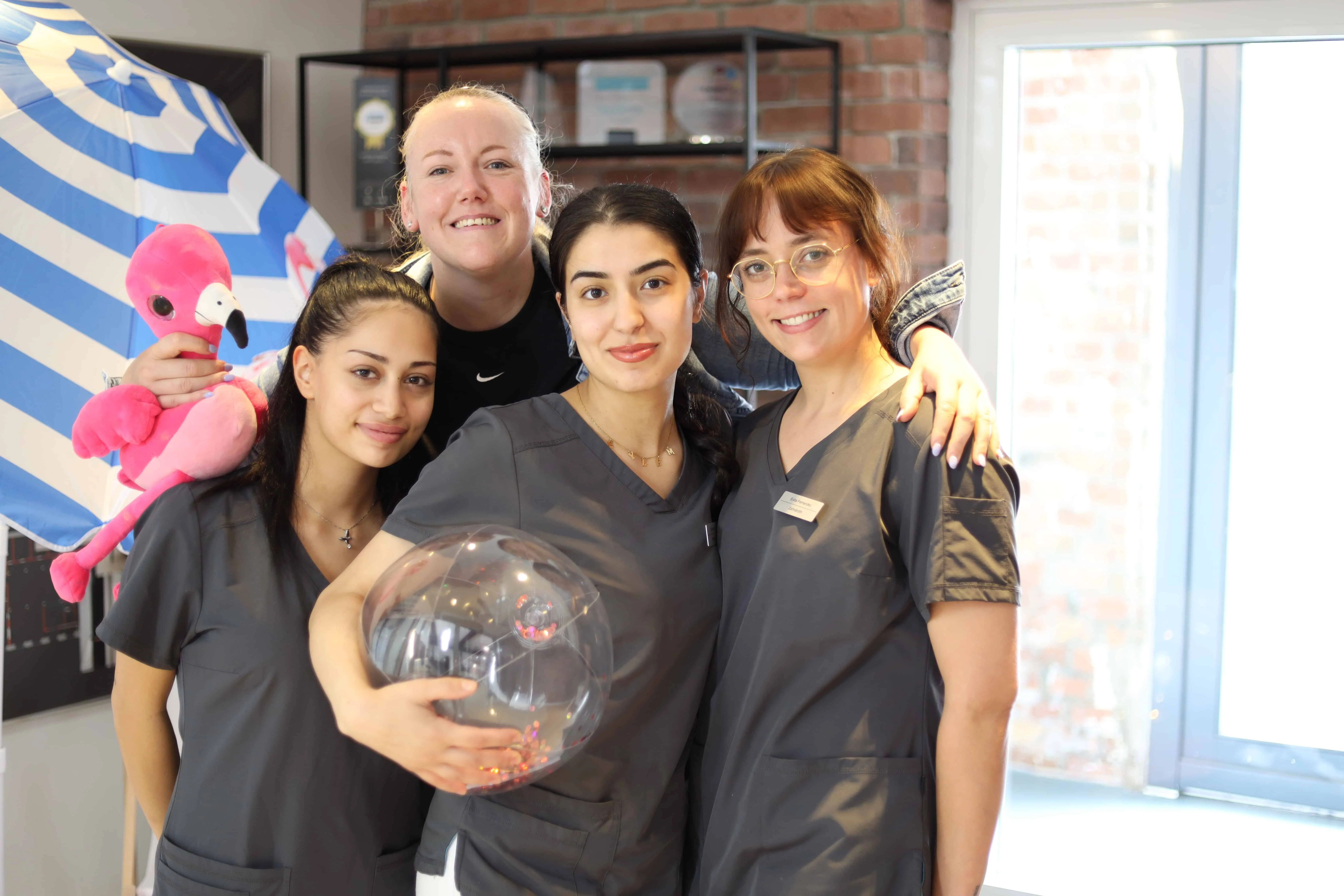 Topdentis Cologne Zahnarzt Koeln Praxisteam Gruppenbild 4 Mfrh Original