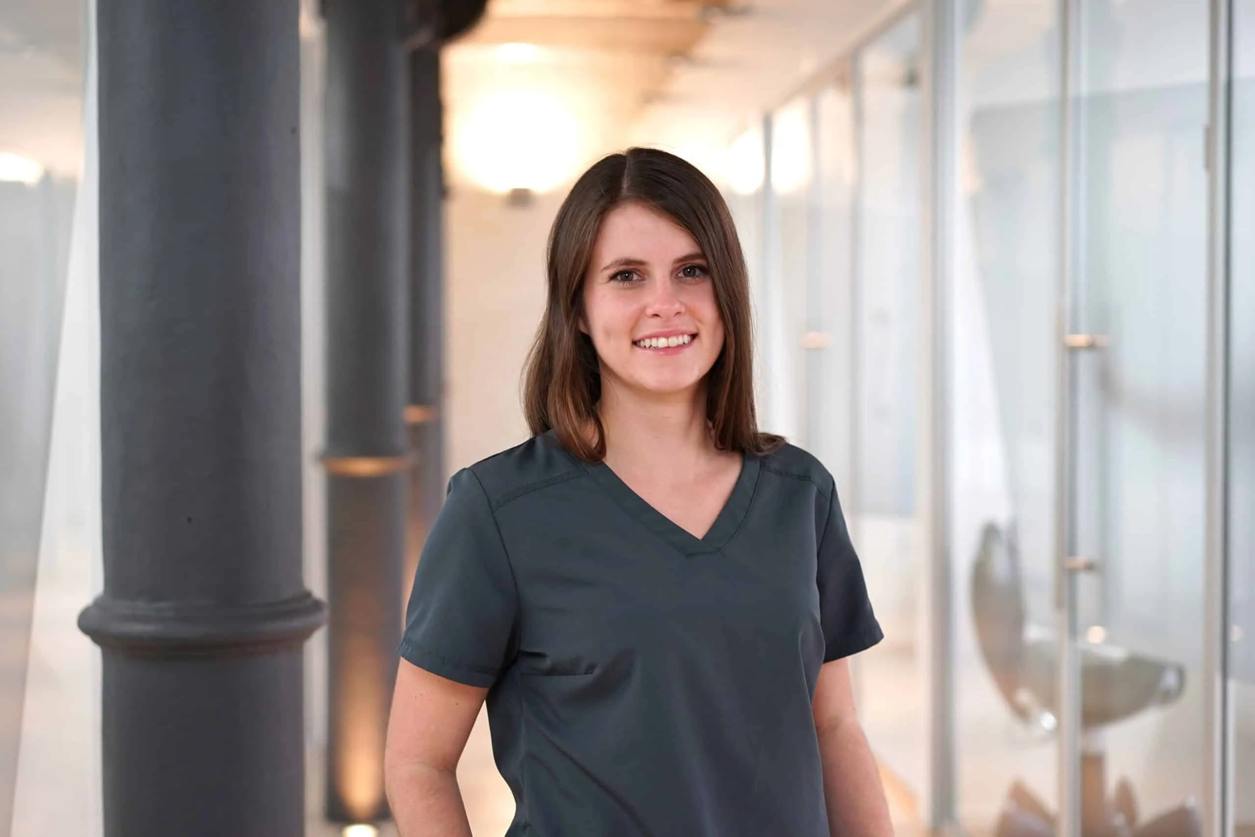 Topdentis Cologne Zahnarztpraxis Koeln Zahnimplantate Julia Scaled